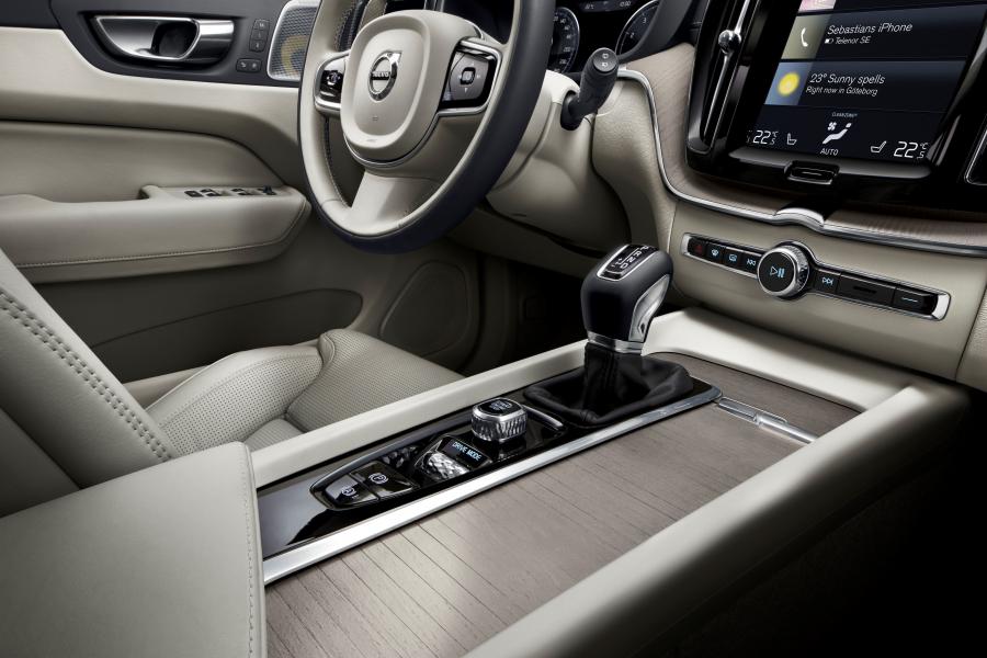 Детали интерьера Volvo XC60 T6 Inscription 2017 года  (WW) (фото 46 из 72)